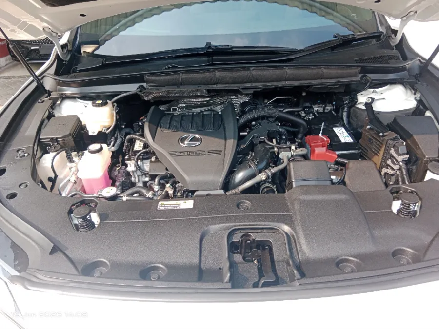 Foto Mobil Bekas Mesin Lexus RX 350 2.4 tahun 2023