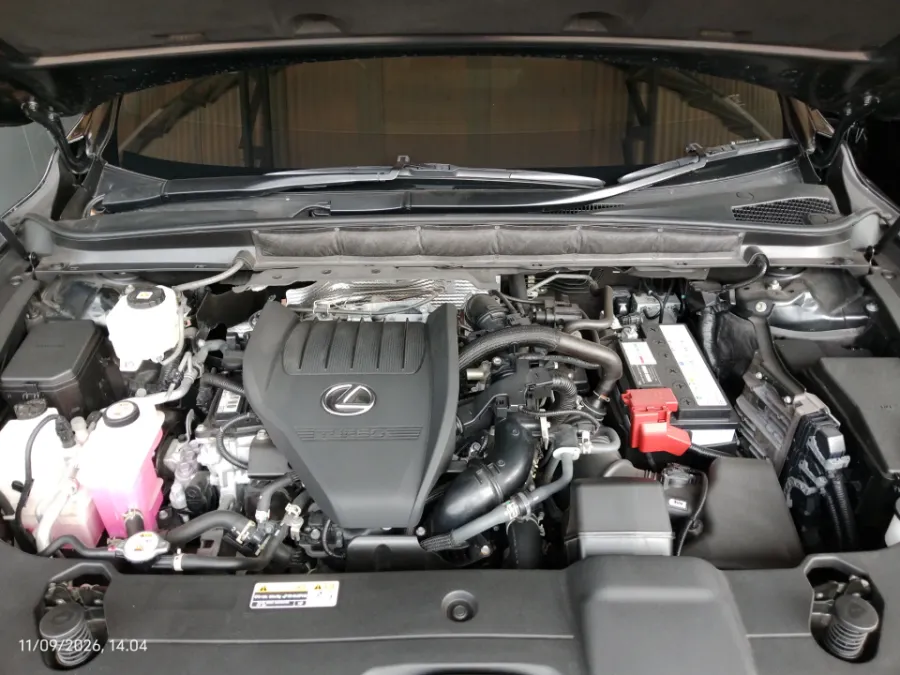 Foto Mobil Bekas Mesin Lexus RX 350 2.4 tahun 2023