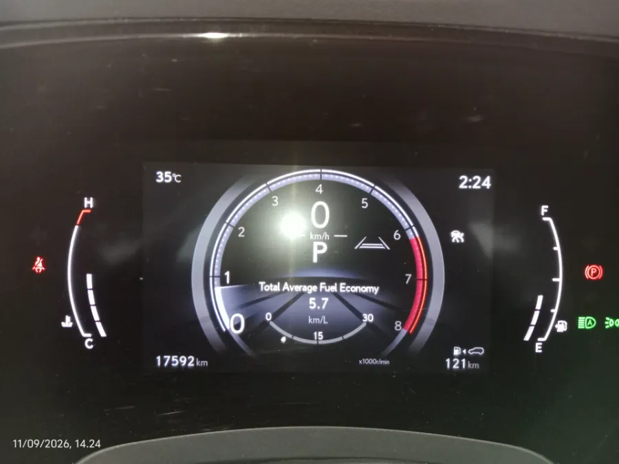 Foto Mobil Bekas Odometer Lexus RX 350 2.4 tahun 2023