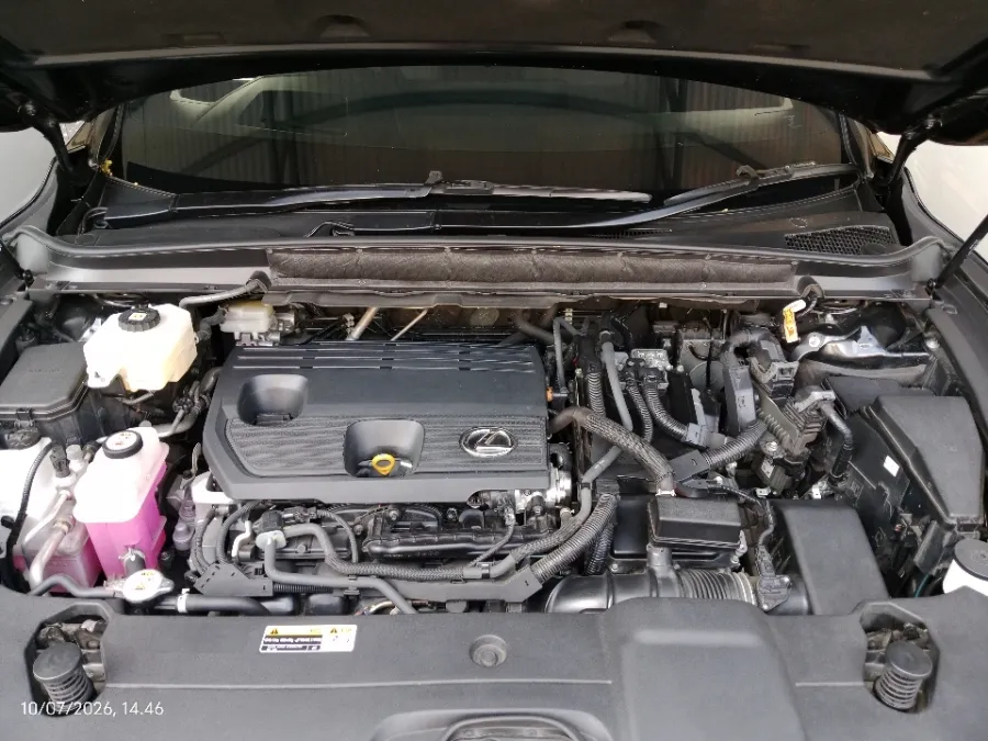 Foto Mobil Bekas Mesin Lexus RX 350 H 2.5 Luxury 4X2 tahun 2023