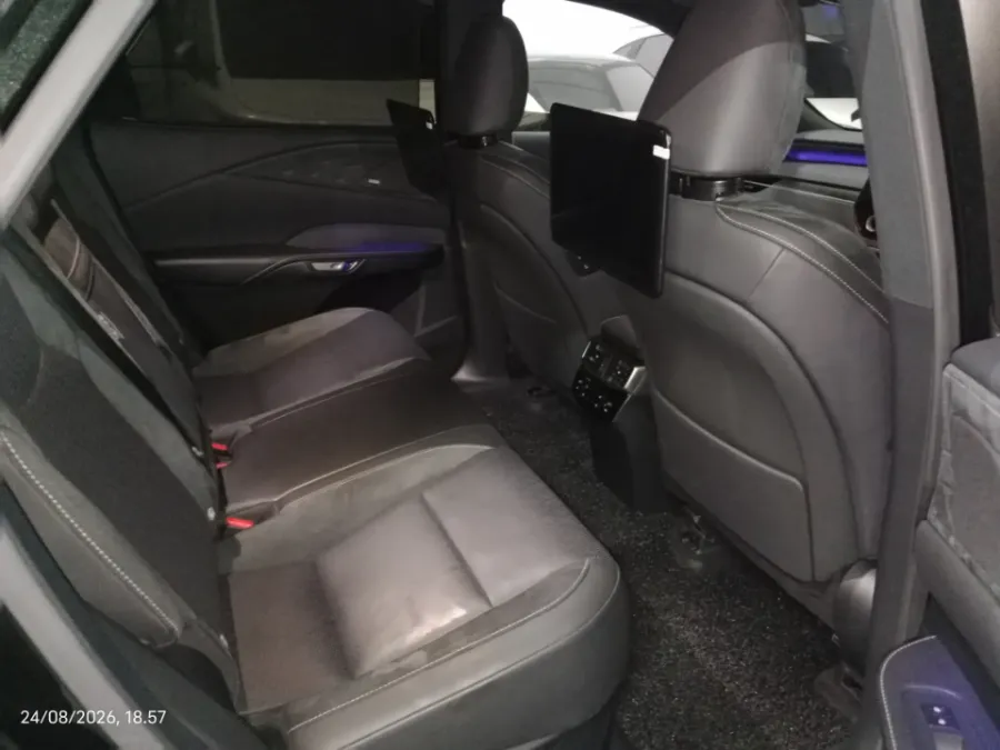 Foto Mobil Bekas Kabin Belakang Lexus RX 350 H 2.5 Luxury 4X2 tahun 2024