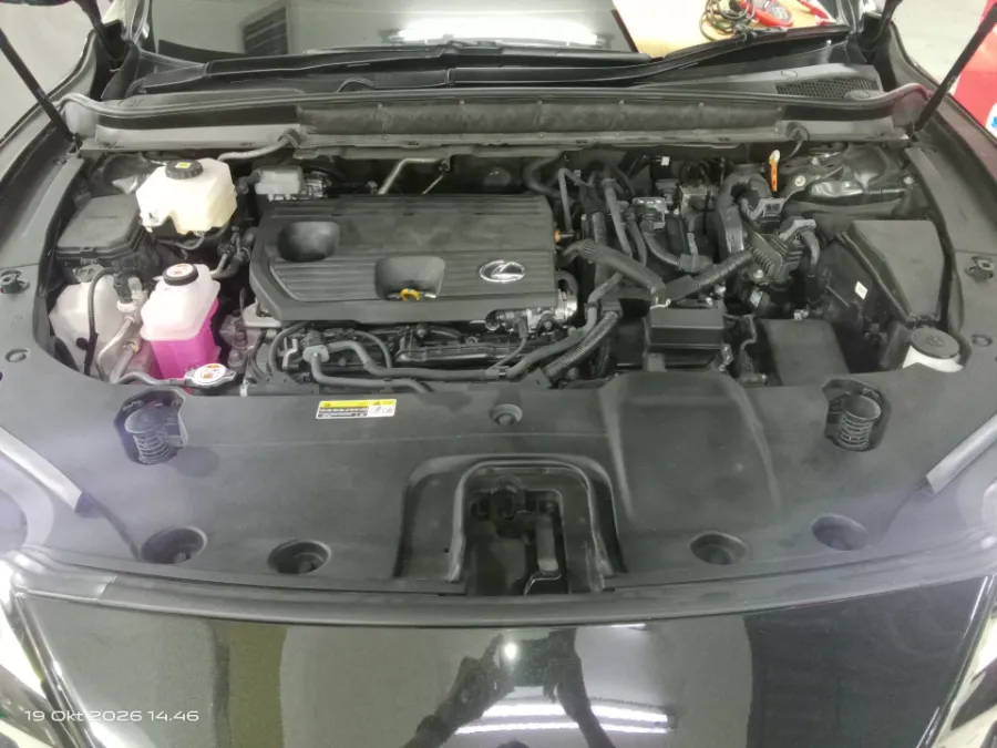 Foto Mobil Bekas Mesin Lexus RX 350 H 2.5 Luxury 4X2 tahun 2024