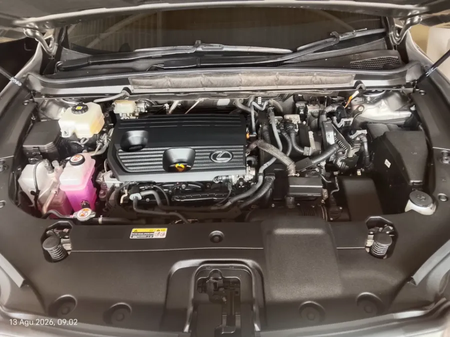 Foto Mobil Bekas Mesin Lexus RX 350 H 2.5 Luxury 4X2 tahun 2025