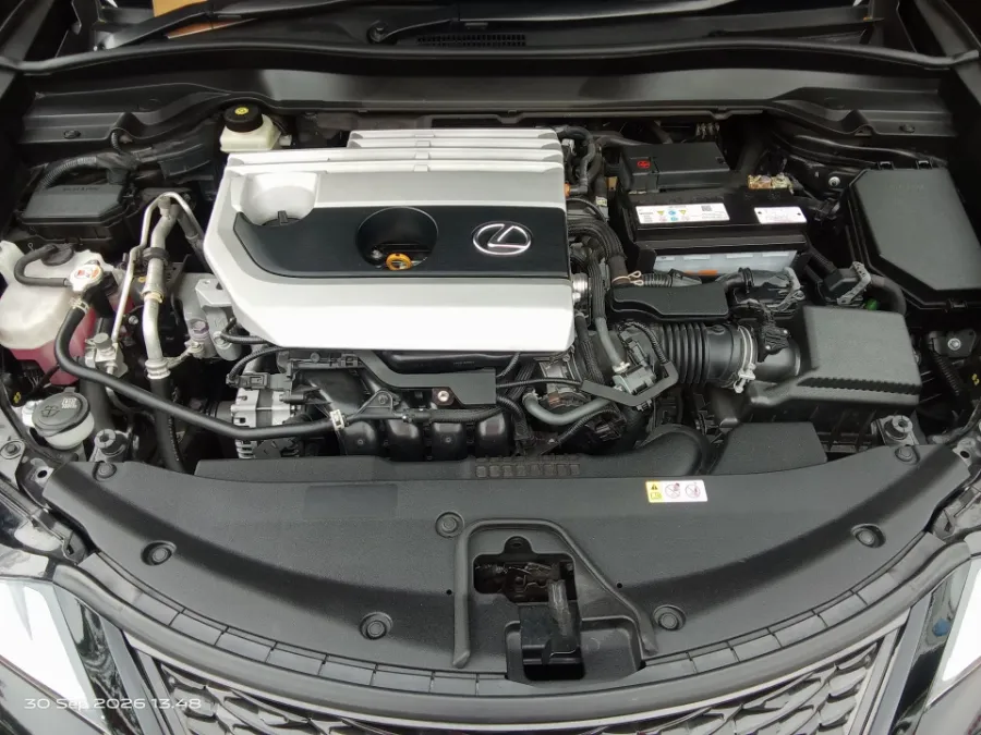 Foto Mobil Bekas Mesin Lexus UX 200 2.0 F-Sport tahun 2021
