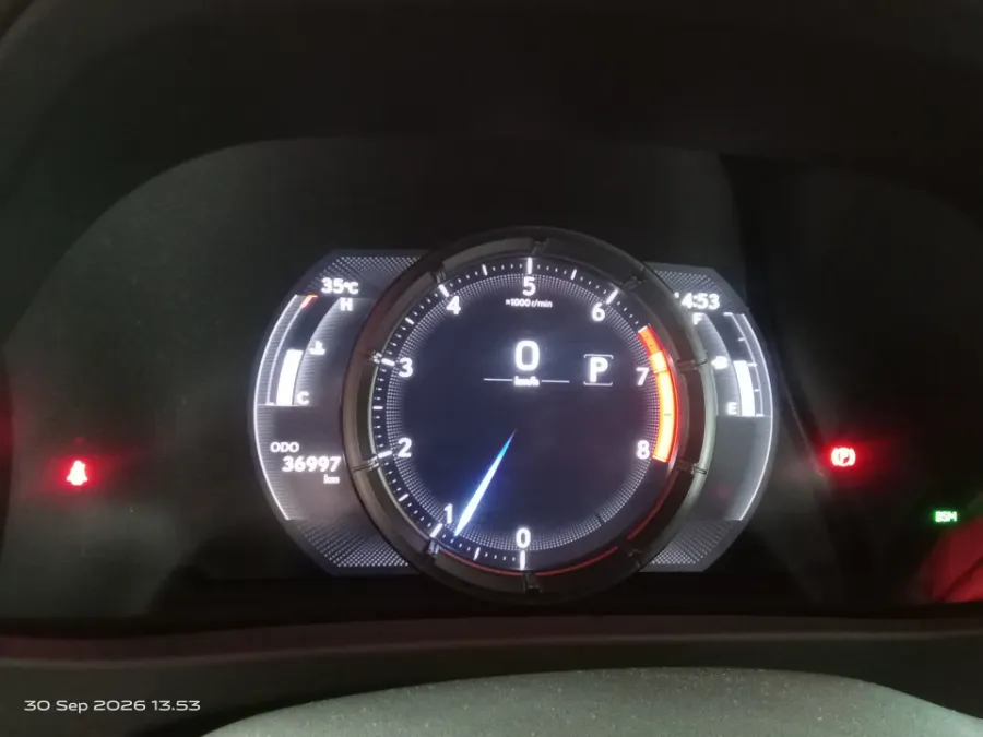 Foto Mobil Bekas Odometer Lexus UX 200 2.0 F-Sport tahun 2021