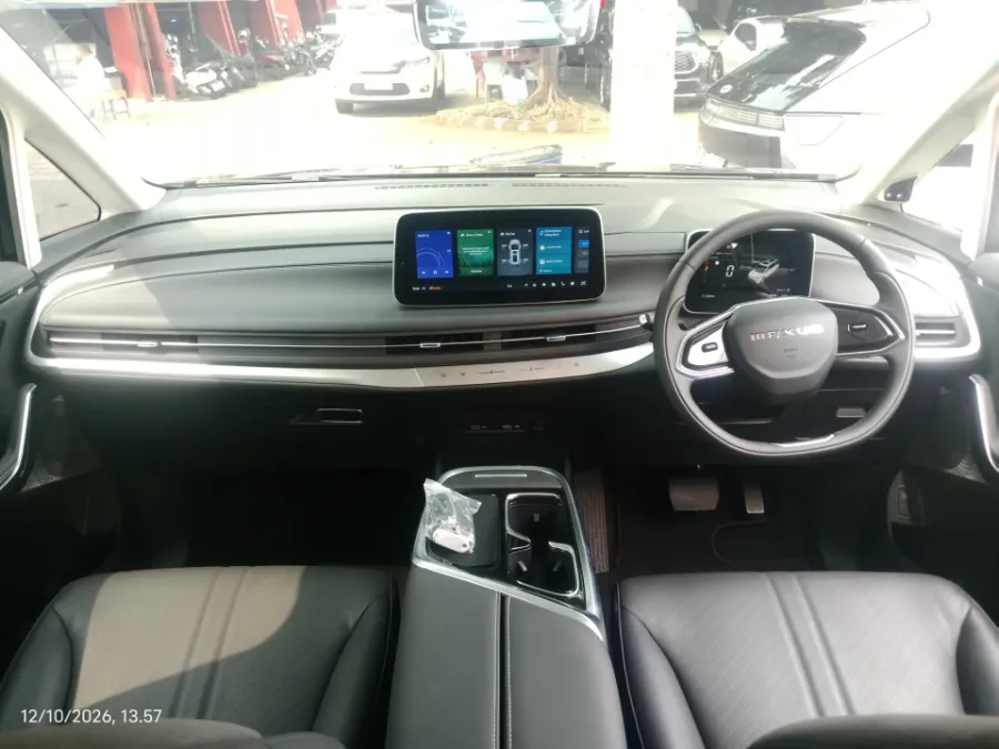 Foto Mobil Bekas Dashboard Maxus Mifa 9 Standard tahun 2026