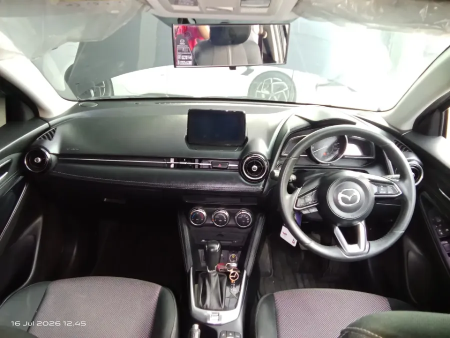 Foto Mobil Bekas Dashboard Mazda 2 1.5 tahun 2017