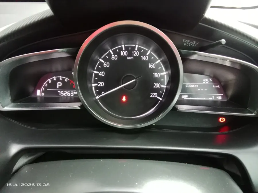 Foto Mobil Bekas Odometer Mazda 2 1.5 tahun 2017