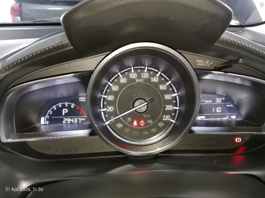 Foto Mobil Bekas Odometer Mazda 2 1.5 tahun 2017