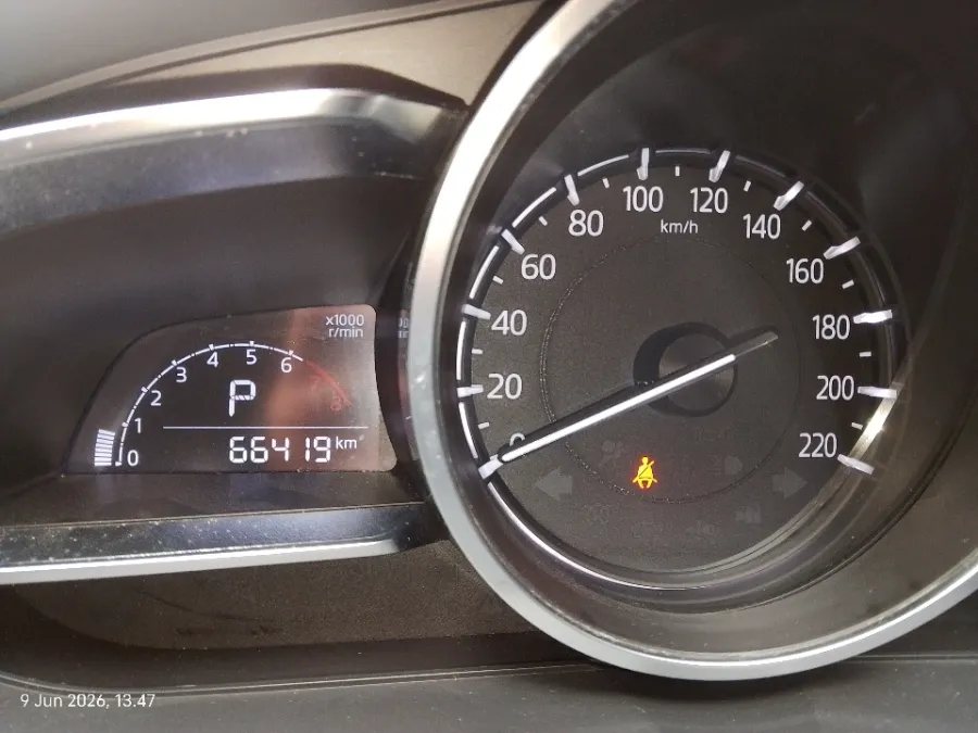 Foto Mobil Bekas Odometer Mazda 2 1.5 tahun 2017