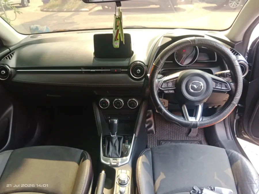 Foto Mobil Bekas Dashboard Mazda 2 1.5 tahun 2018
