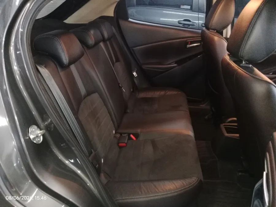 Foto Mobil Bekas Kabin Belakang Mazda 2 1.5 tahun 2018