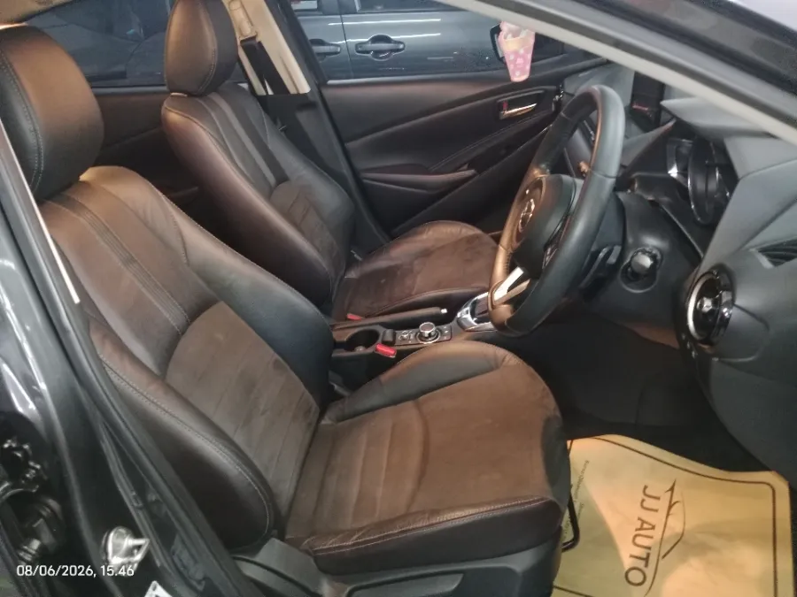 Foto Mobil Bekas Kabin Depan Mazda 2 1.5 tahun 2018
