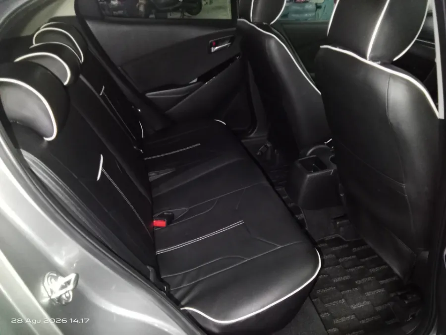Foto Mobil Bekas Kabin Belakang Mazda 2 1.5 tahun 2019