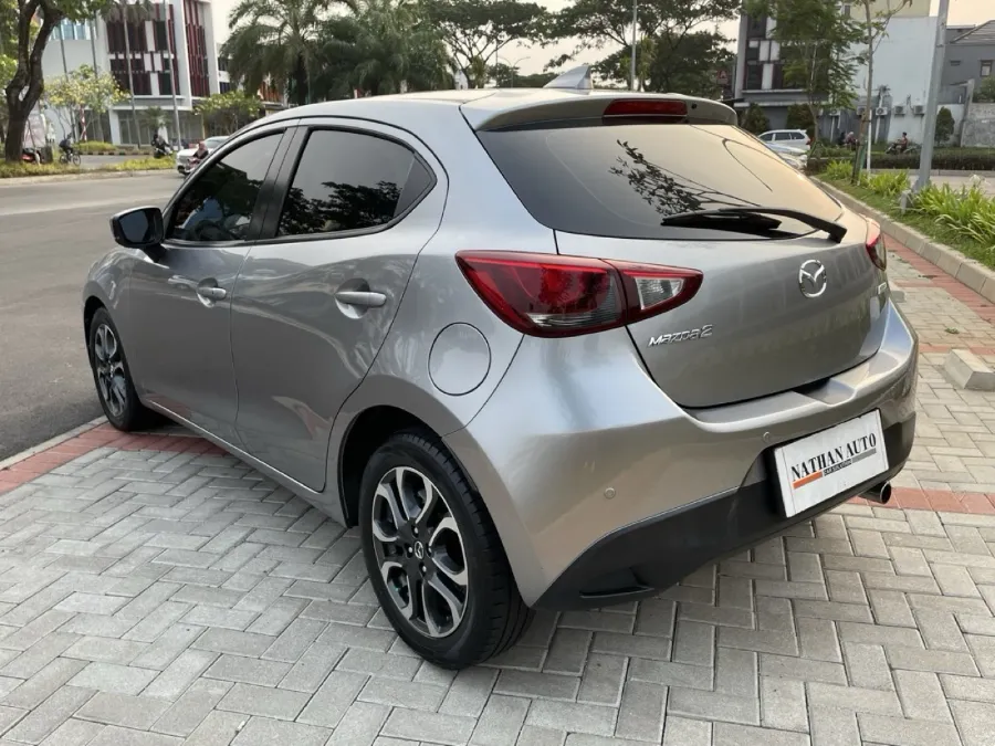 Foto Mobil Bekas Kiri Belakang Mazda 2 1.5 tahun 2019