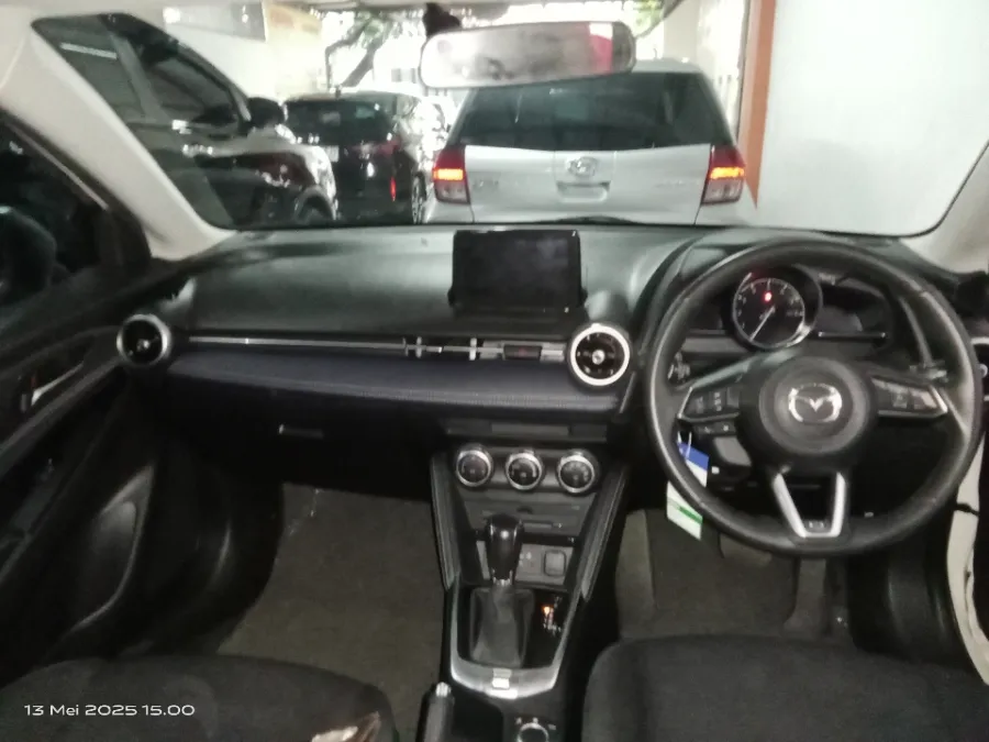 Foto Mobil Bekas Dashboard Mazda 2 1.5 tahun 2020