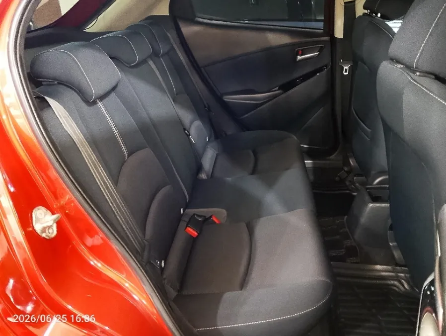 Foto Mobil Bekas Kabin Belakang Mazda 2 1.5 tahun 2020