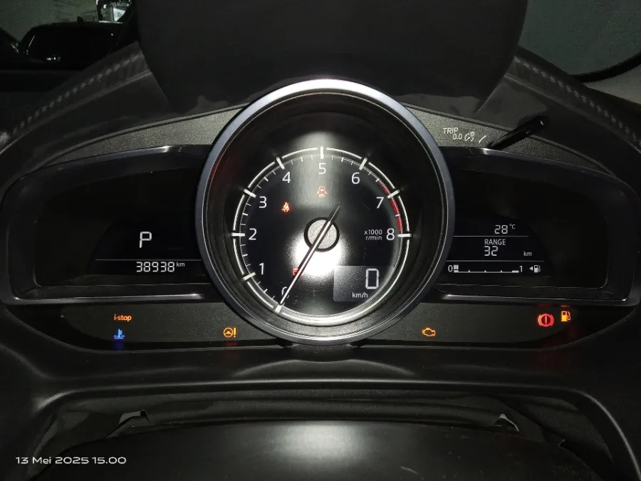 Foto Mobil Bekas Odometer Mazda 2 1.5 tahun 2020