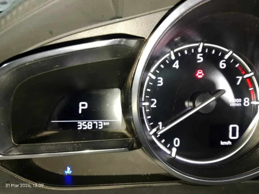 Foto Mobil Bekas Odometer Mazda 2 1.5 tahun 2020