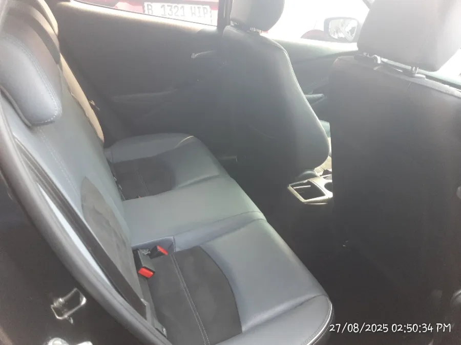 Foto Mobil Bekas Kabin Belakang Mazda 2 1.5 tahun 2022