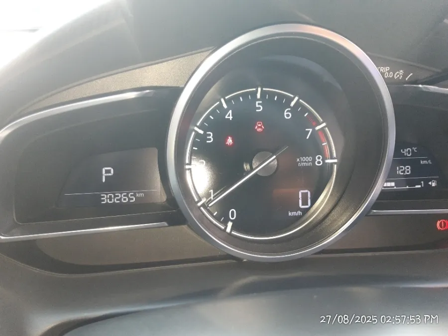 Foto Mobil Bekas Odometer Mazda 2 1.5 tahun 2022