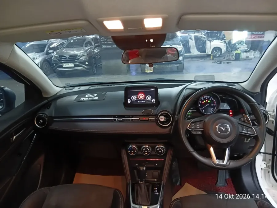 Foto Mobil Bekas Dashboard Mazda 2 1.5 GT tahun 2017