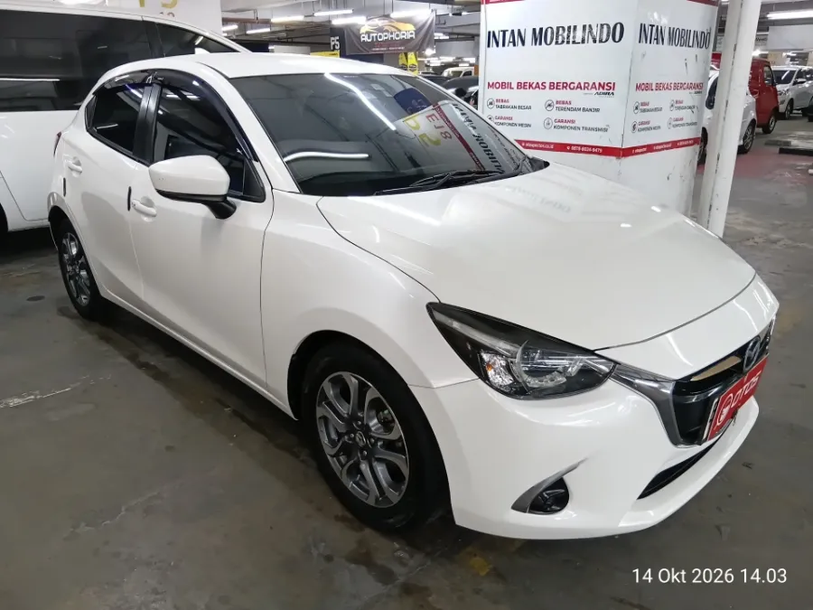 Foto Mobil Bekas Kanan Depan Mazda 2 1.5 GT tahun 2017