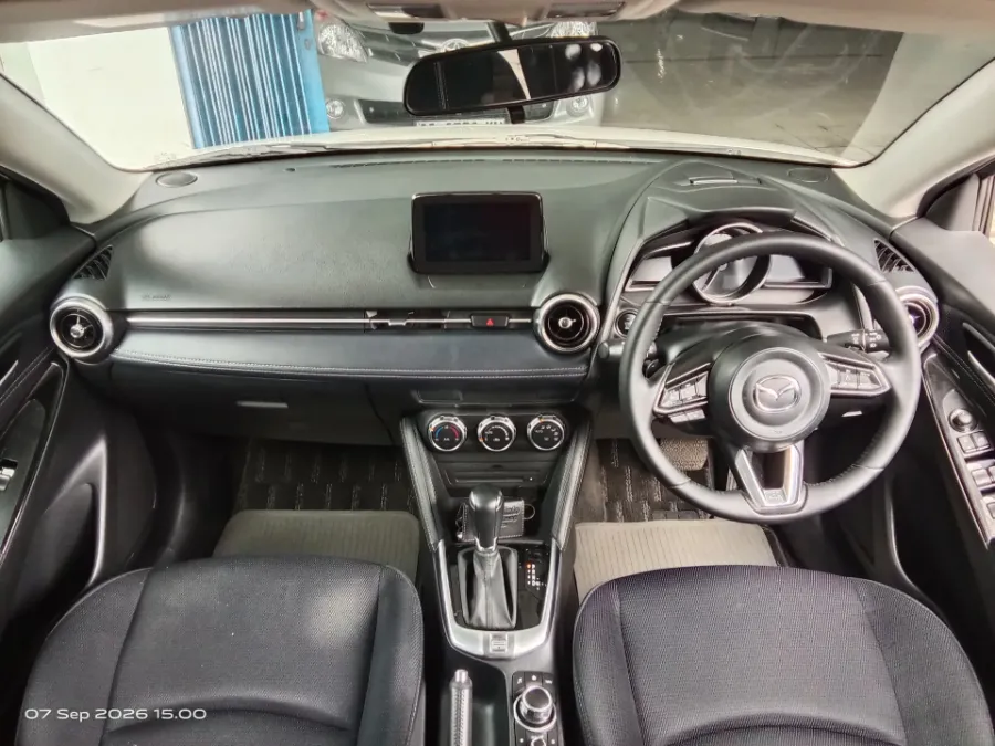 Foto Mobil Bekas Dashboard Mazda 2 1.5 GT tahun 2019
