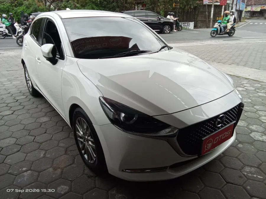 Foto Mobil Bekas Kanan Depan Mazda 2 1.5 GT tahun 2019