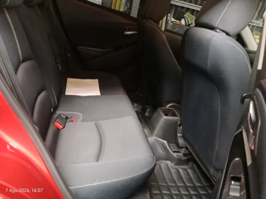 Foto Mobil Bekas Kabin Belakang Mazda 2 1.5 R tahun 2020