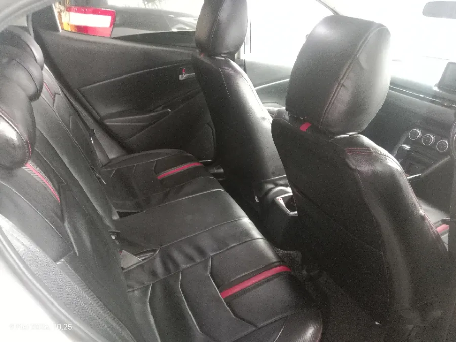 Foto Mobil Bekas Kabin Belakang Mazda 2 1.5 Skyactiv tahun 2016
