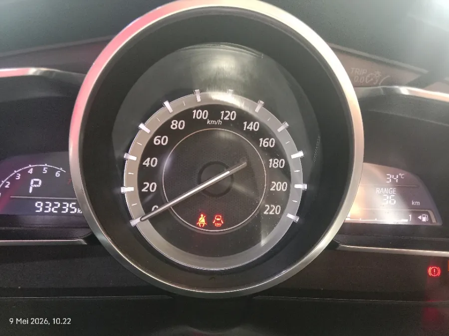 Foto Mobil Bekas Odometer Mazda 2 1.5 Skyactiv tahun 2016