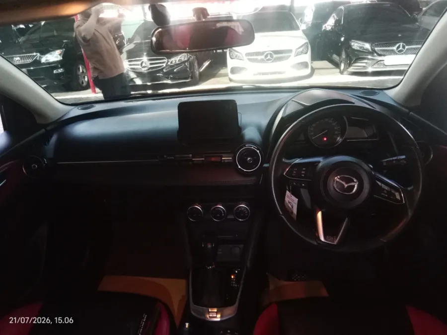 Foto Mobil Bekas Dashboard Mazda 2 1.5 Skyactiv tahun 2017