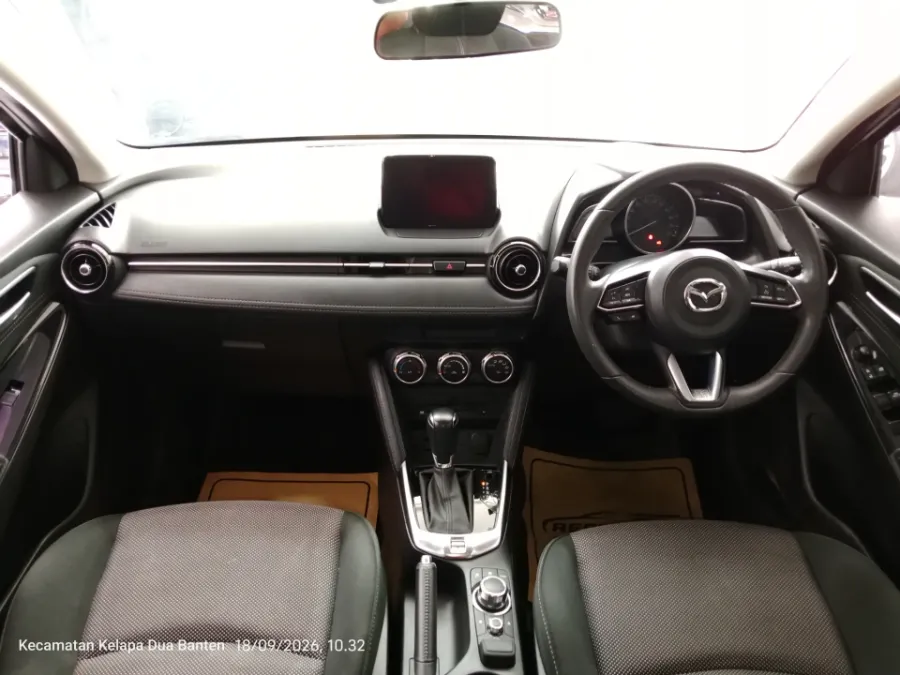 Foto Mobil Bekas Dashboard Mazda 2 1.5 Skyactiv tahun 2017