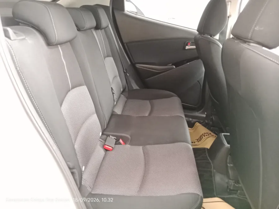 Foto Mobil Bekas Kabin Belakang Mazda 2 1.5 Skyactiv tahun 2017