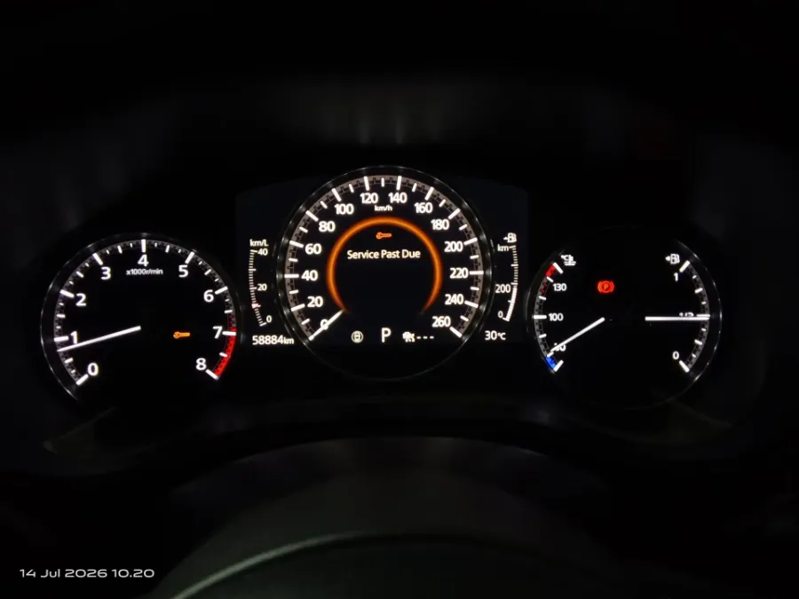 Foto Mobil Bekas Odometer Mazda 3 1.5 tahun 2021