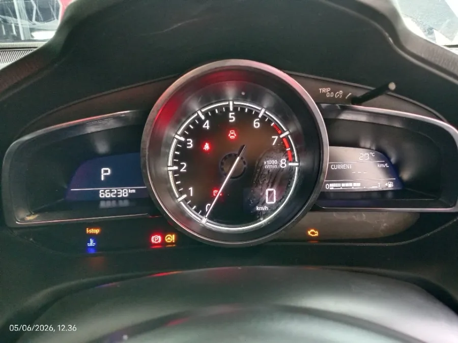 Foto Mobil Bekas Odometer Mazda 3 2.0 tahun 2019