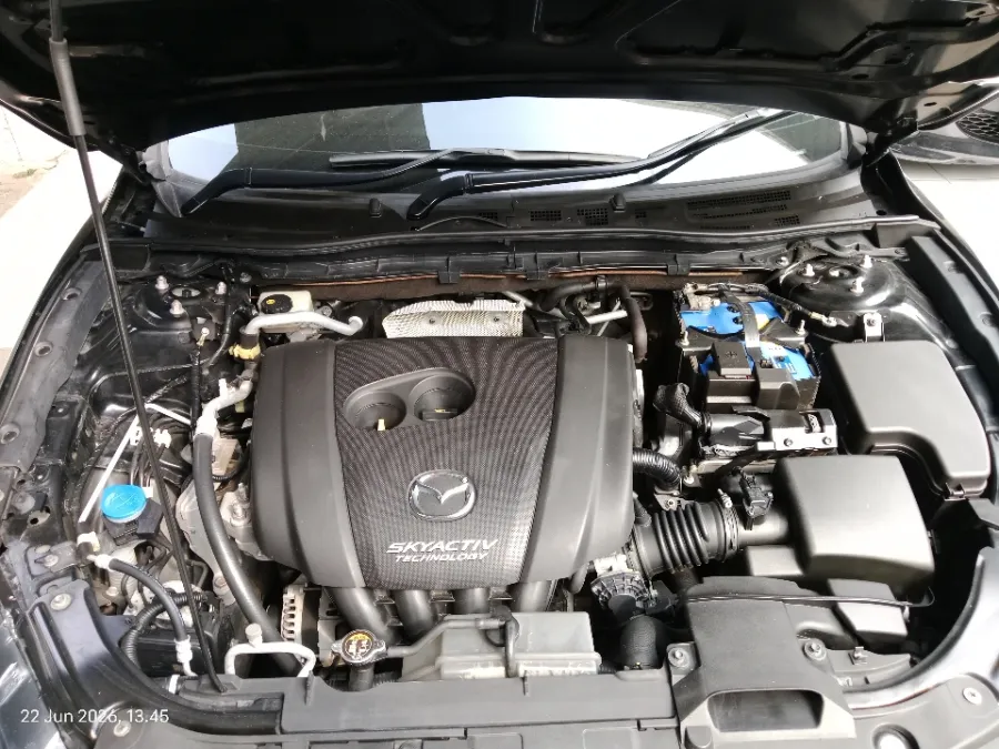Foto Mobil Bekas Mesin Mazda 3 2.0 Skyactiv-G Hatchback tahun 2018