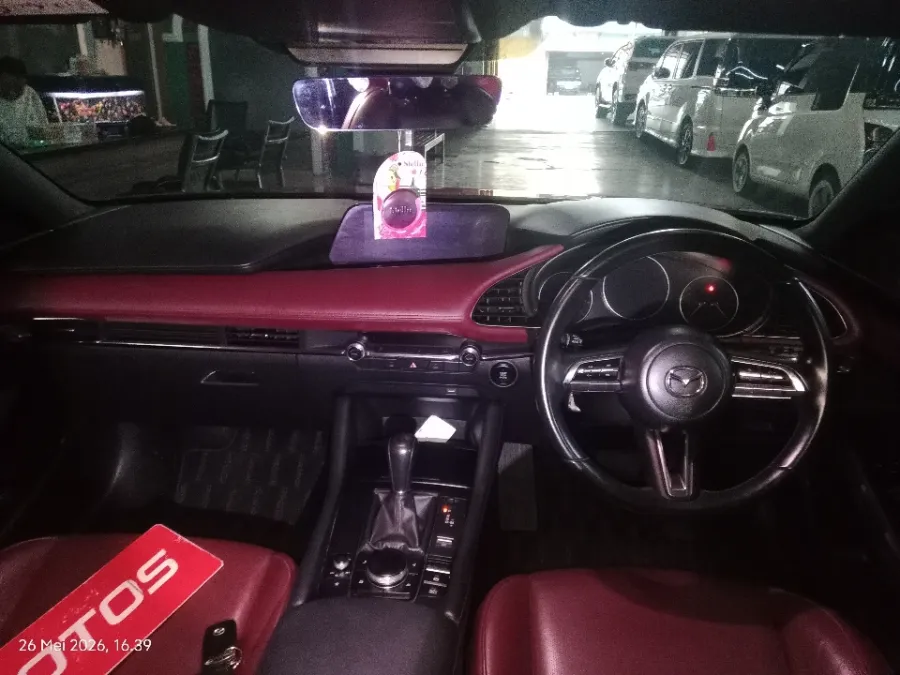 Foto Mobil Bekas Dashboard Mazda 3 2.0 Skyactiv-G Hatchback tahun 2019