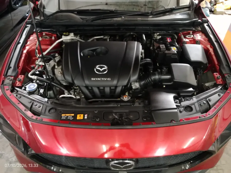 Foto Mobil Bekas Mesin Mazda 3 2.0 Skyactiv-G Hatchback tahun 2021