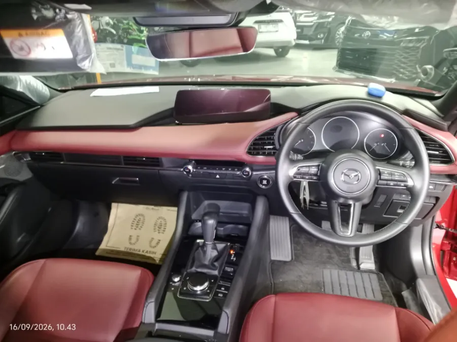 Foto Mobil Bekas Dashboard Mazda 3 2.0 Skyactiv-G Hatchback tahun 2023