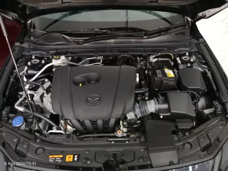 Foto Mobil Bekas Mesin Mazda 3 2.0 Skyactiv-G Hatchback tahun 2023