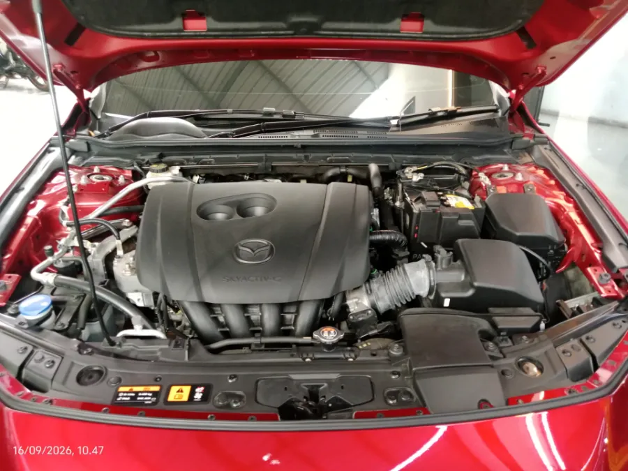 Foto Mobil Bekas Mesin Mazda 3 2.0 Skyactiv-G Hatchback tahun 2023