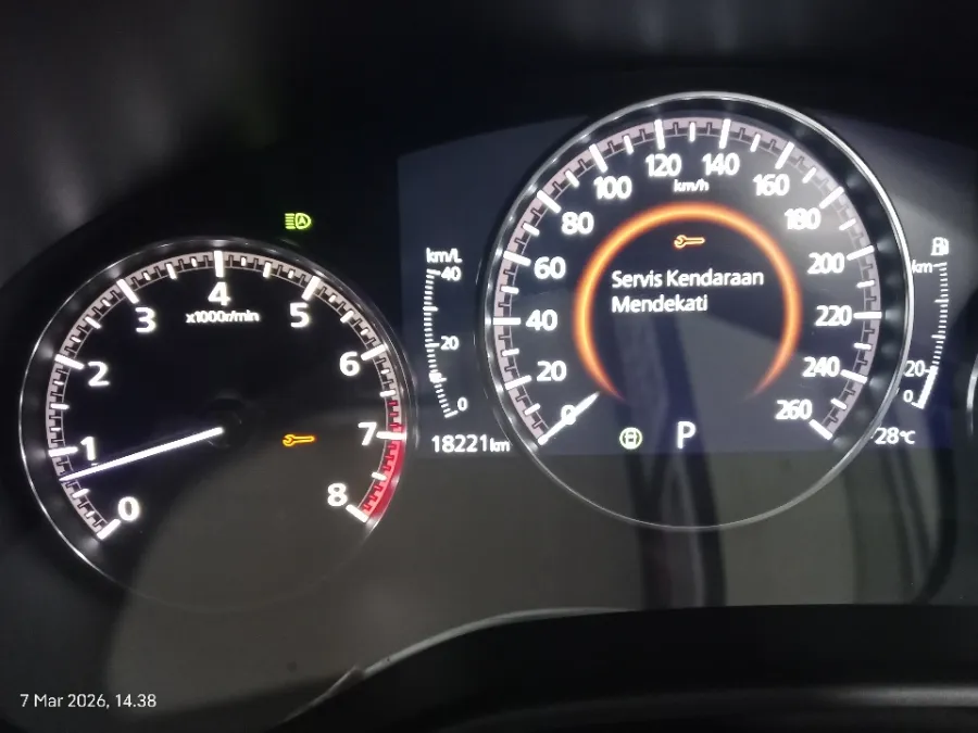Foto Mobil Bekas Odometer Mazda 3 2.0 Skyactiv-G Hatchback tahun 2023
