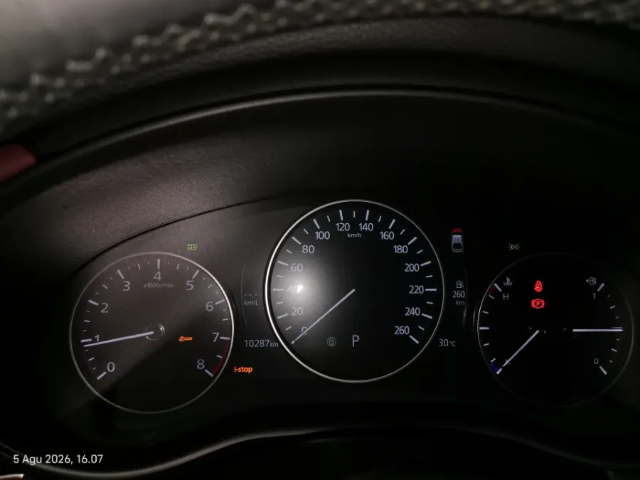 Foto Mobil Bekas Odometer Mazda 3 2.0 Skyactiv-G Hatchback tahun 2023