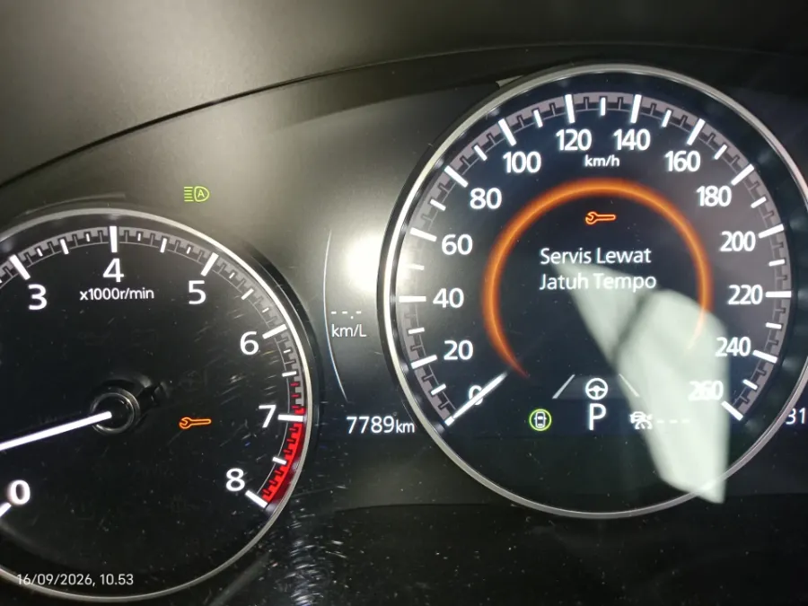Foto Mobil Bekas Odometer Mazda 3 2.0 Skyactiv-G Hatchback tahun 2023
