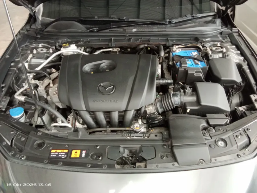 Foto Mobil Bekas Mesin Mazda 3 2.0 Skyactiv-G Hatchback tahun 2024