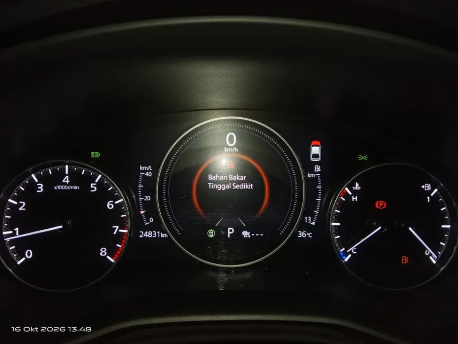 Foto Mobil Bekas Odometer Mazda 3 2.0 Skyactiv-G Hatchback tahun 2024