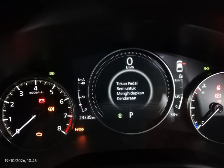 Foto Mobil Bekas Odometer Mazda 3 2.0 Skyactiv-G Hatchback tahun 2024