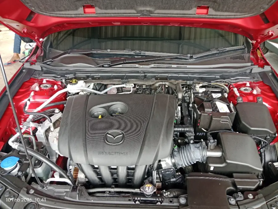 Foto Mobil Bekas Mesin Mazda 3 2.0 Skyactiv-G Hatchback tahun 2025